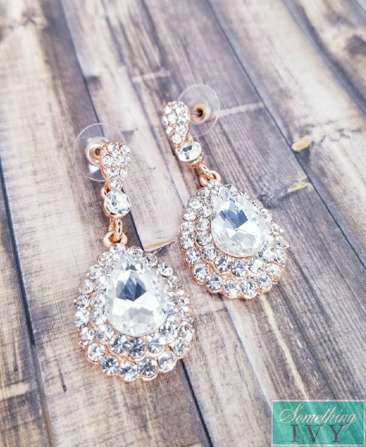 Rose Gold Kronleuchter Ohrringe - Birnenförmige Stein Strass von SomethingIvy