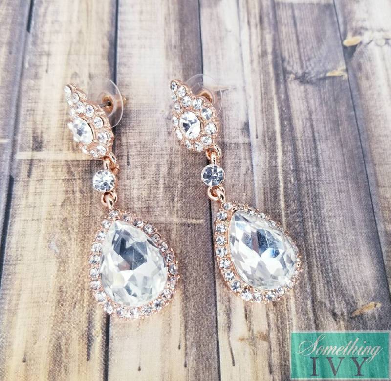 Rose Gold Kronleuchter Ohrringe - Birnenförmige Stein Strass von SomethingIvy