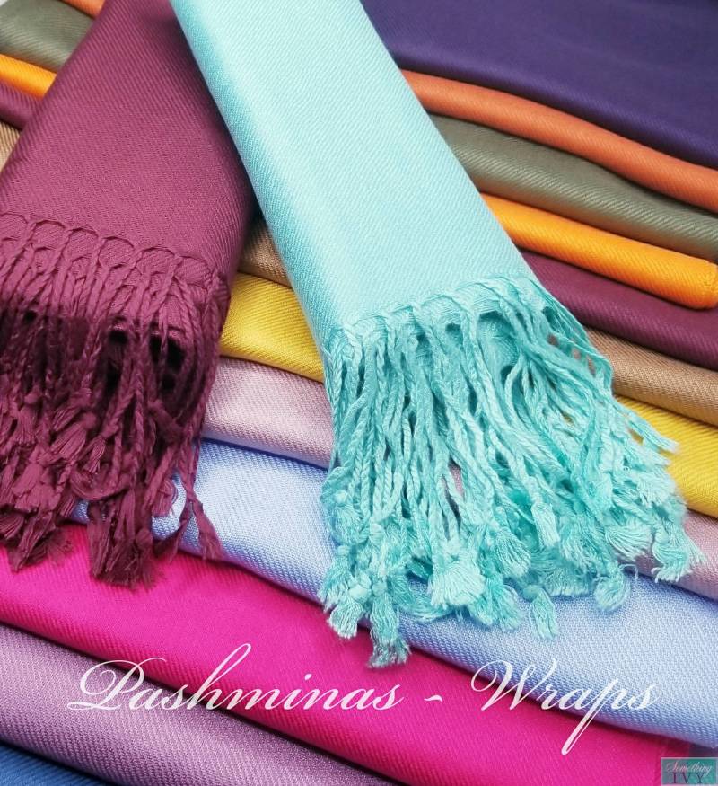 Weiche Pashmina Tücher - Hochzeit Wraps Brautjungfern Schals Gast Der Hochzeitsschals Seidige Abendschals von SomethingIvy