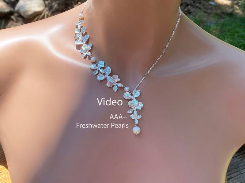 Echte Natürliche Süßwasserperlen & Orchideen Halskette/Perlenform Wahl Sterling Silber Braut Oder Brautjungfern 10 Blumen + 5 Echte Perlen von SomethingShiny101