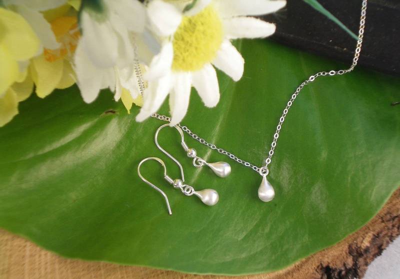Set Minimalist Silber Tropfen Halskette Und Ohrring/925 Sterling Made in The Usa von SomethingShiny101