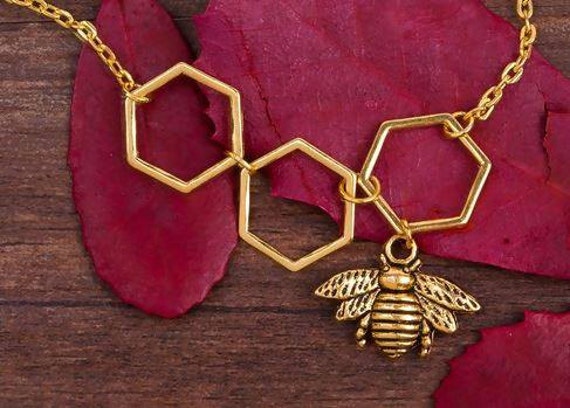 Vergoldete & Gold Ton Antike Bienenwabe Halskette Vergoldete & Gold Ton Antike Bienenwabe Halskette von Somethngprettie