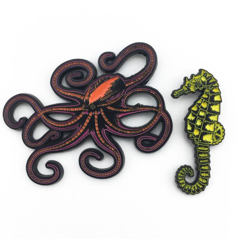 Roboter-Aqua-Emaille-Pin-Set - Roboter-Oktopus Und Seepferdchen Limited Edition Collector Art Pins Roboter-Aqua-Emaille-Pin-Set - Roboter-Oktopus Und Seepferdchen Limited Edition Collector Art Pins von SomniaCityShop