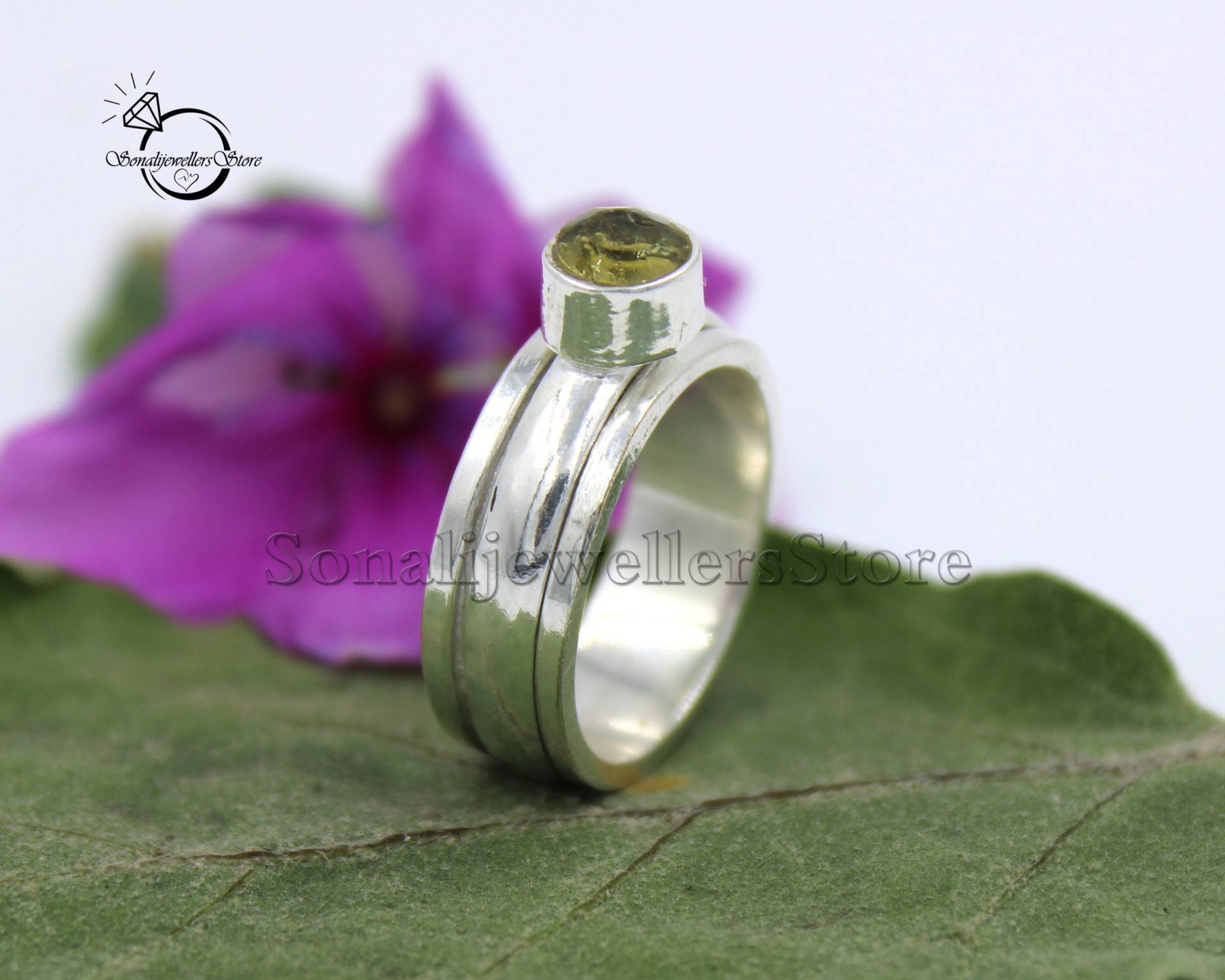 Peridot-Stein, 925 Sterling Silber Ring, Spinnerring, Steinringe, Meditationsring, Statement-Ring, Handgefertigter Ehering, Geschenkring von SonalijewellersStore