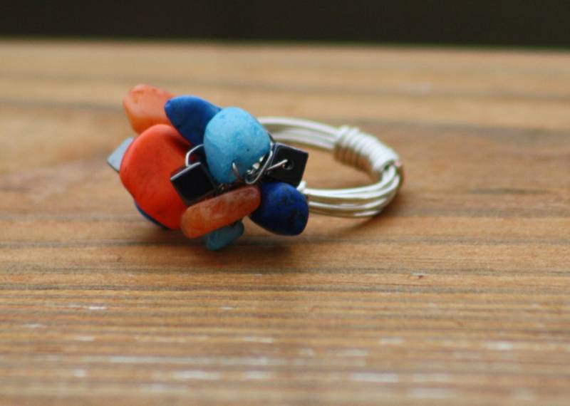 Wire Wrapped Perlen Statement Ring Türkis, Orange Und Schwarz Wire Wrapped Perlen Statement Ring Türkis, Orange Und Schwarz von SondieStudios