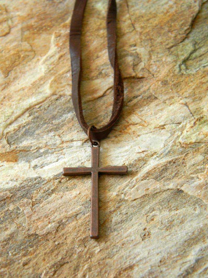 Herren Kreuz Halskette Lederband Geschenk Für Sie Christlicher Schmuck Schnurrierte Glauben Einfachen Minimaler Herren Kreuz Halskette Lederband Geschenk Für Sie Christlicher Schmuck Schnurrierte Glauben Einfachen Minimaler von SongbirdCabinDesigns