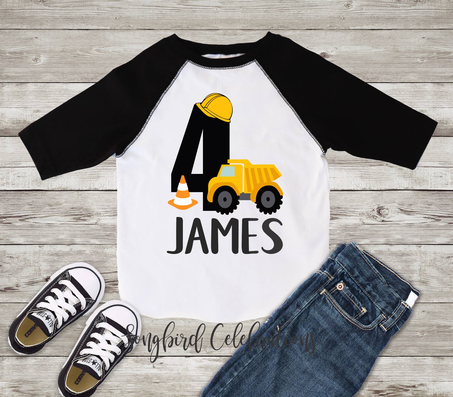 4. Geburtstag Junge Konstruktion Shirt Vierter Vier Wort 4 Kipplaster Baseball Style Raglan Personalisiert Mit Namen von SongbirdCelebrations