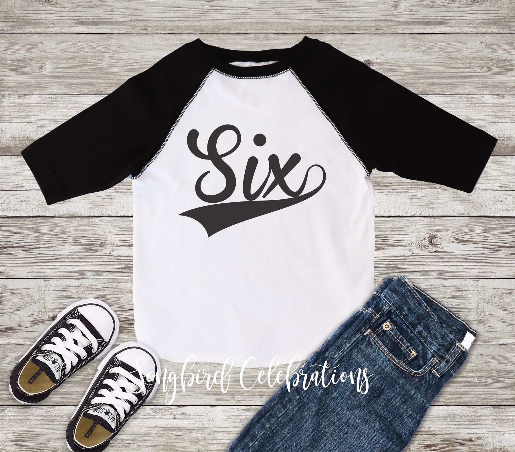 6Th Birthday Boy Baseball Shirt Sixth Six Word 6 Style Raglan Personalisiert Name Und Nummer Auf Dem Rücken 6Th Birthday Boy Baseball Shirt Sixth Six Word 6 Style Raglan Personalisiert Name Und Nummer Auf Dem Rücken von SongbirdCelebrations