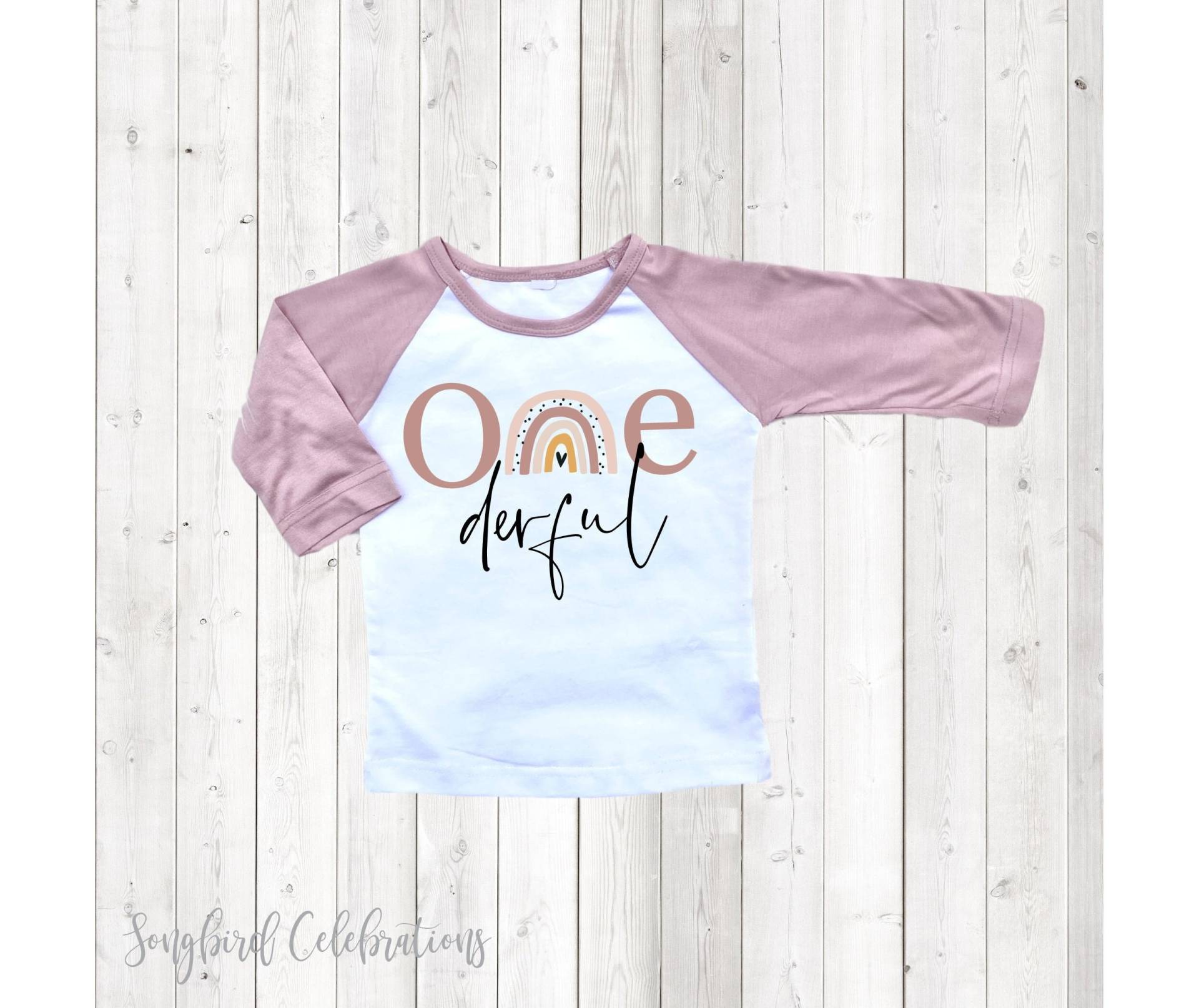 Boho Regenbogen Onederful 1St Birthday Girl Mauve Raglan, Baseball Shirt, Onesie® Shirt One, Rose Gold Style Raglan von SongbirdCelebrations