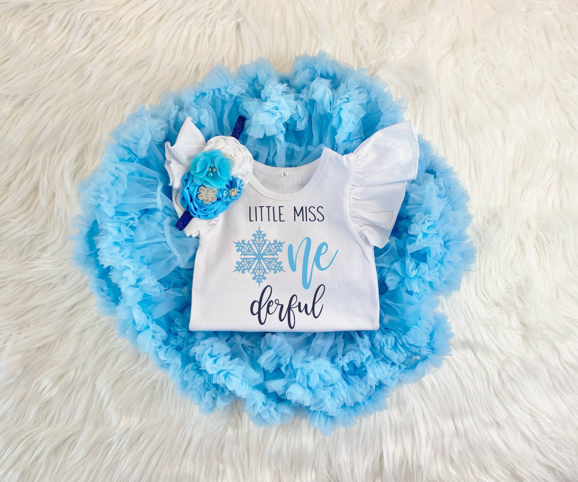 Little Miss Onederful Schneeflocke Winter 1. Geburtstag Mädchen Eis Blau Gold Tutu Outfit, Onesie®, Pettiskirt Kuchen Smash Shirt von SongbirdCelebrations