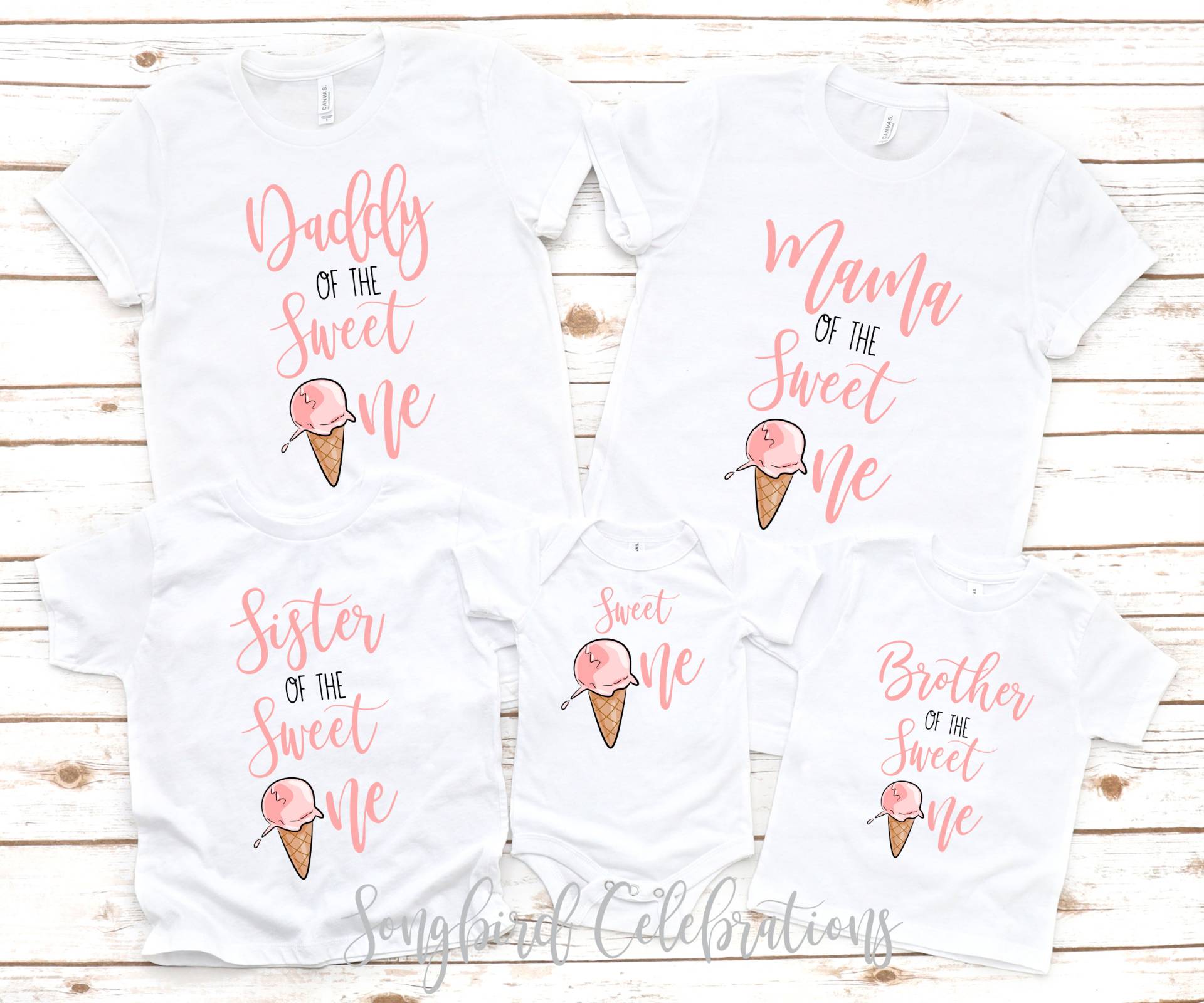 Sweet One Ice Cream Cone 1. Geburtstag Mädchen Onesie®, Erster Passende Familie Shirts, Baby Flattern Ärmel Bodysuit Cake Smash von SongbirdCelebrations