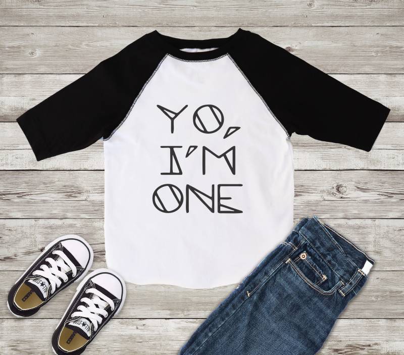 Yo I'm One Birthday Boy Shirt Erster Geburtstag 1 Let's Party Baseball Style Raglan Jersey Personalisierter Name von SongbirdCelebrations