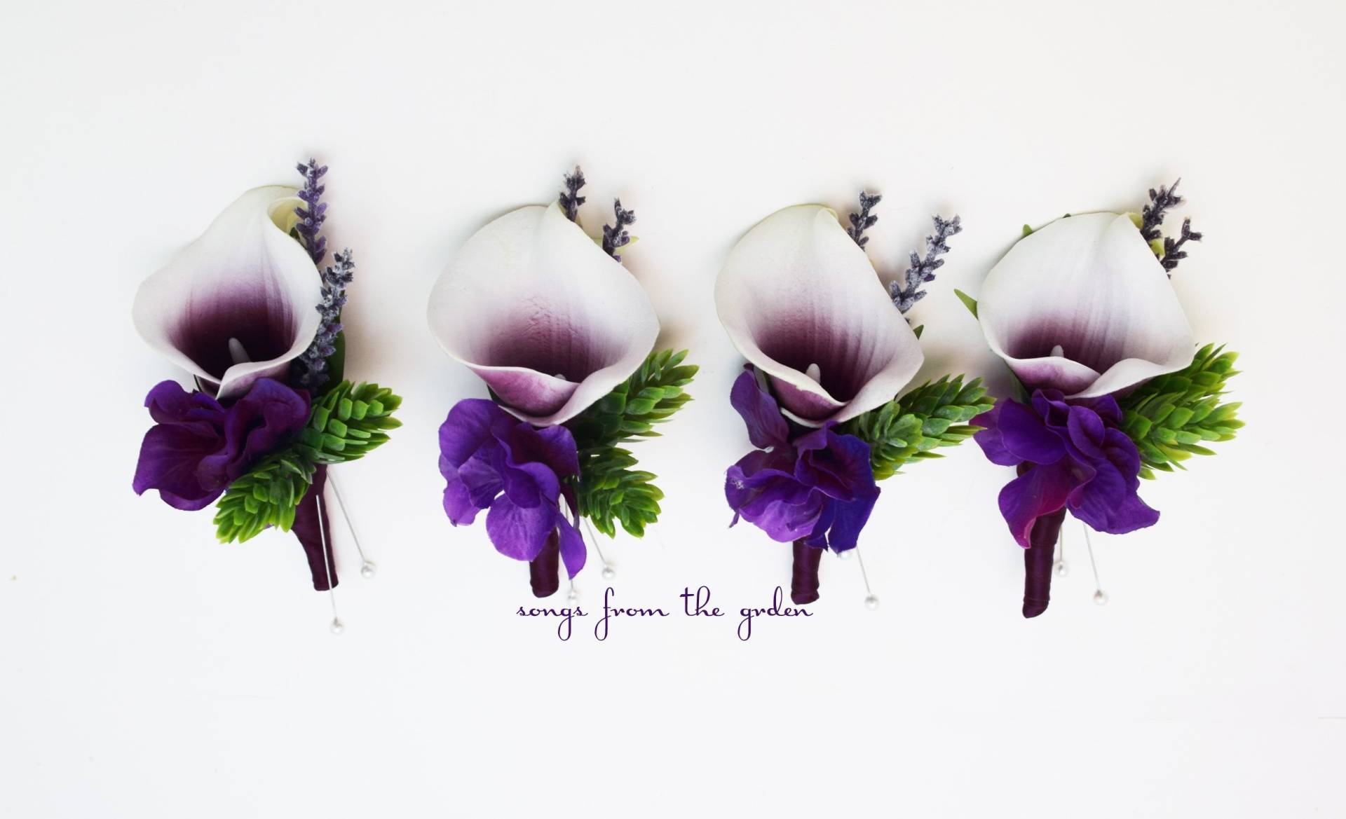 Real Touch Picasso Calla Lilie Boutonniere Bräutigam Groomsmen - Hopfen Lavendel Hortensien Akzente Hochzeit Abschlussball Heimkehr Real Touch Picasso Calla Lilie Boutonniere Bräutigam Groomsmen - Hopfen Lavendel Hortensien Akzente Hochzeit Abschlussball Heimkehr von SongsFromTheGarden