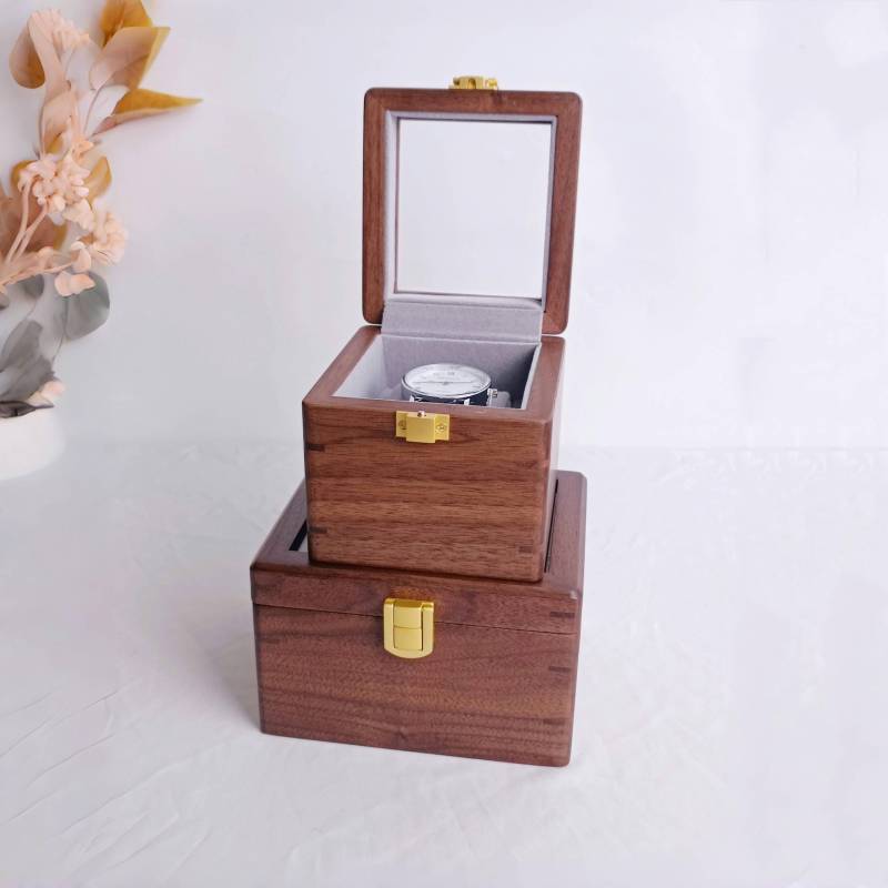 Exquisite Walnut Watch Box, Box With Sunroof, Personalized Wooden Organizer, Storage Birthday Anniversary Gift von Sonhha