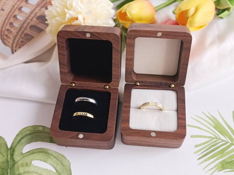 Walnut Ring Box, Personalized Wedding Custom Engraved Birthday Flower Box Gift, Couple Anniversary Gift von Sonhha