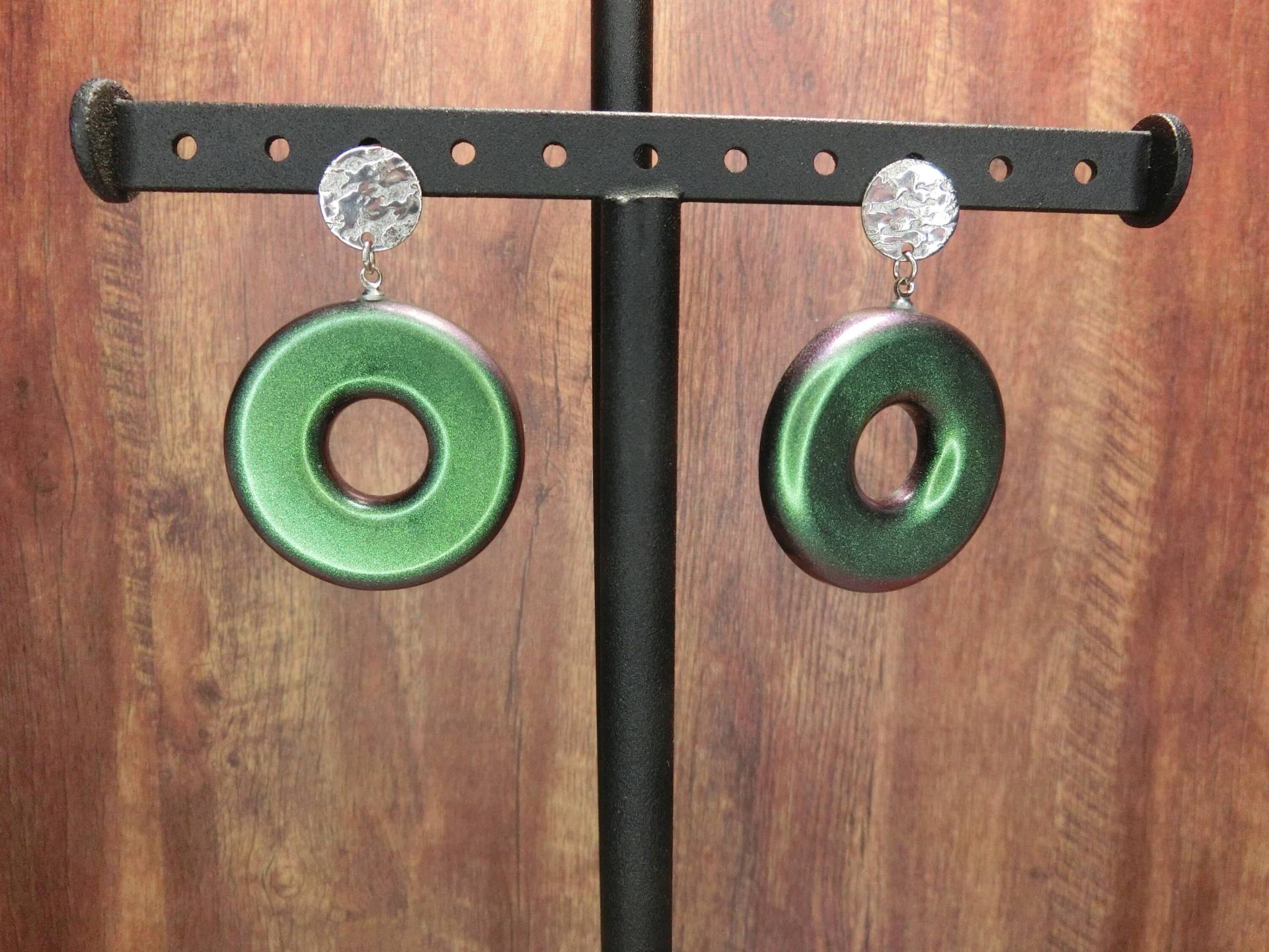 Ohrringe Aus Kunstharz in Donutform Mit Chameleon Effekt, Ohrstecker Edelstahl Ohrringe Aus Kunstharz in Donutform Mit Chameleon Effekt, Ohrstecker Edelstahl von SonisSchmuckecke