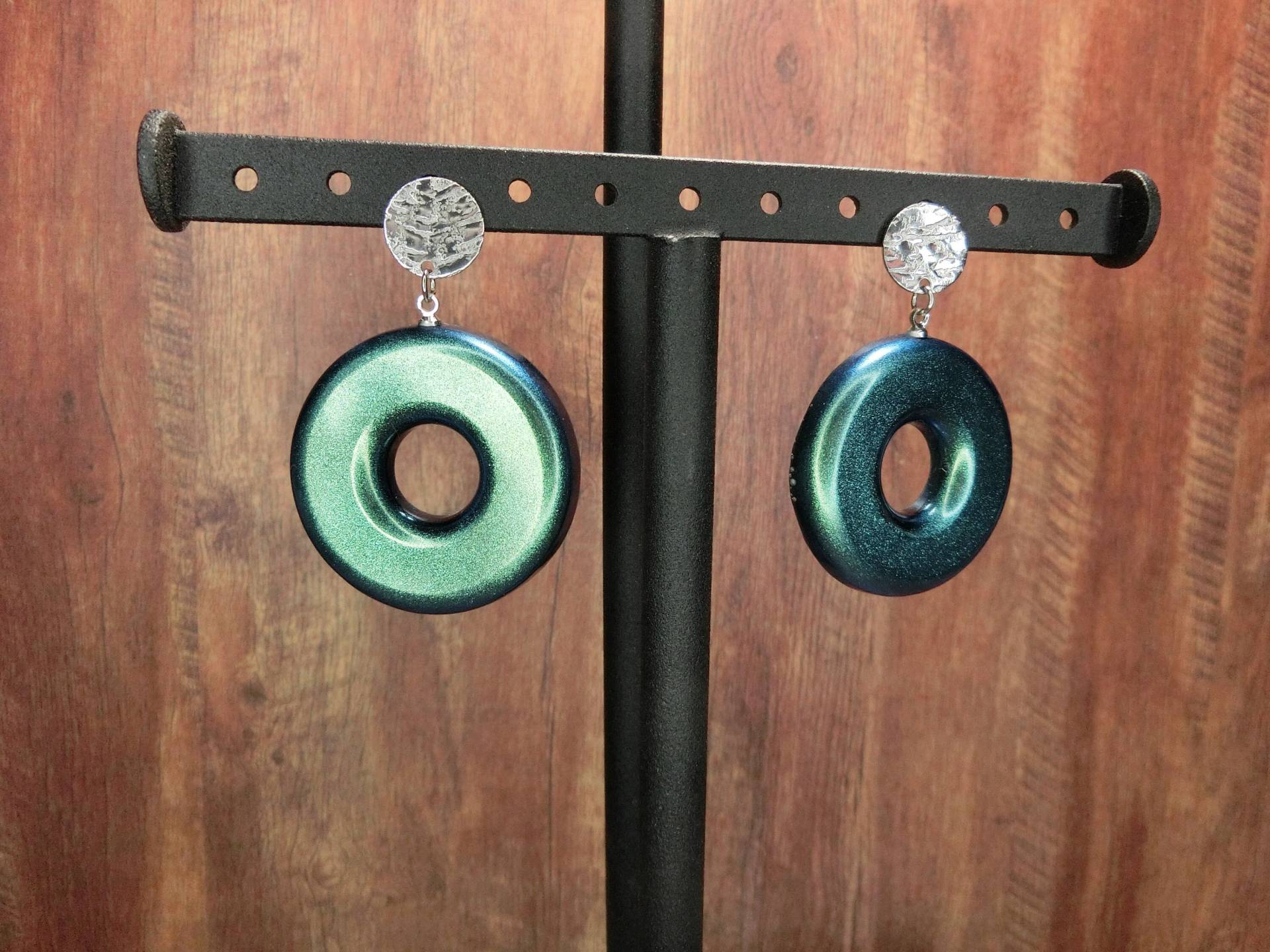 Ohrringe Aus Kunstharz in Donutform Mit Chameleon Effekt, Ohrstecker Edelstahl Ohrringe Aus Kunstharz in Donutform Mit Chameleon Effekt, Ohrstecker Edelstahl von SonisSchmuckecke
