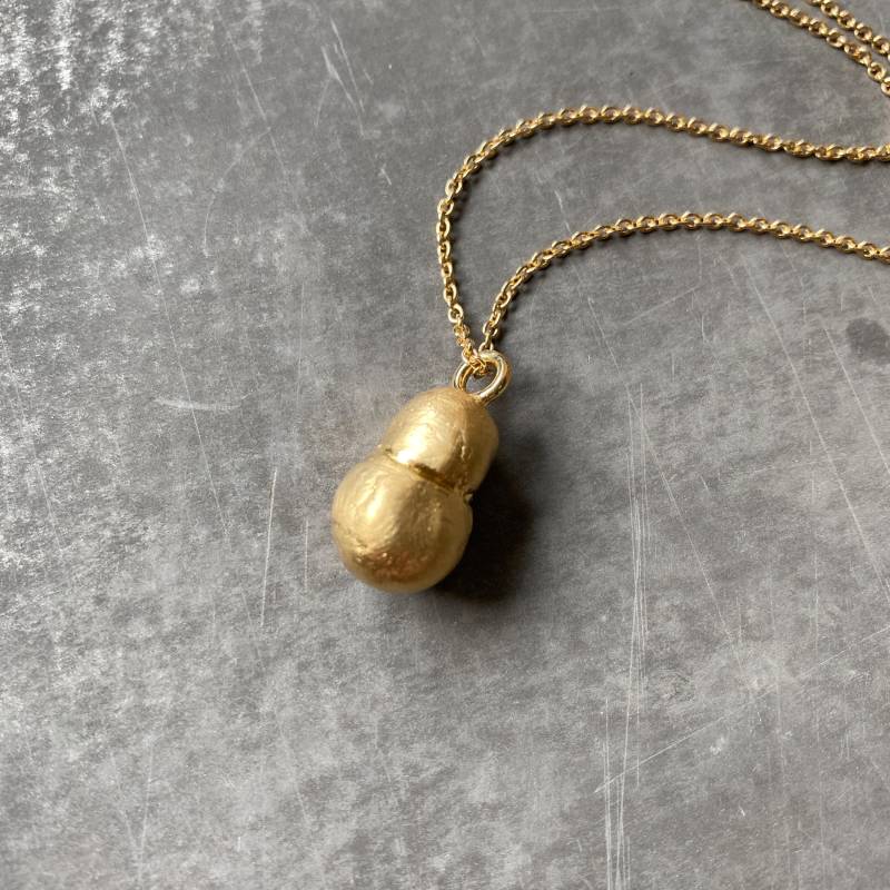 Kettenanhänger "Knubbel" in Silber Goldplattiert - Unregelmäßiger Anhänger von SonjaMariaWetzel