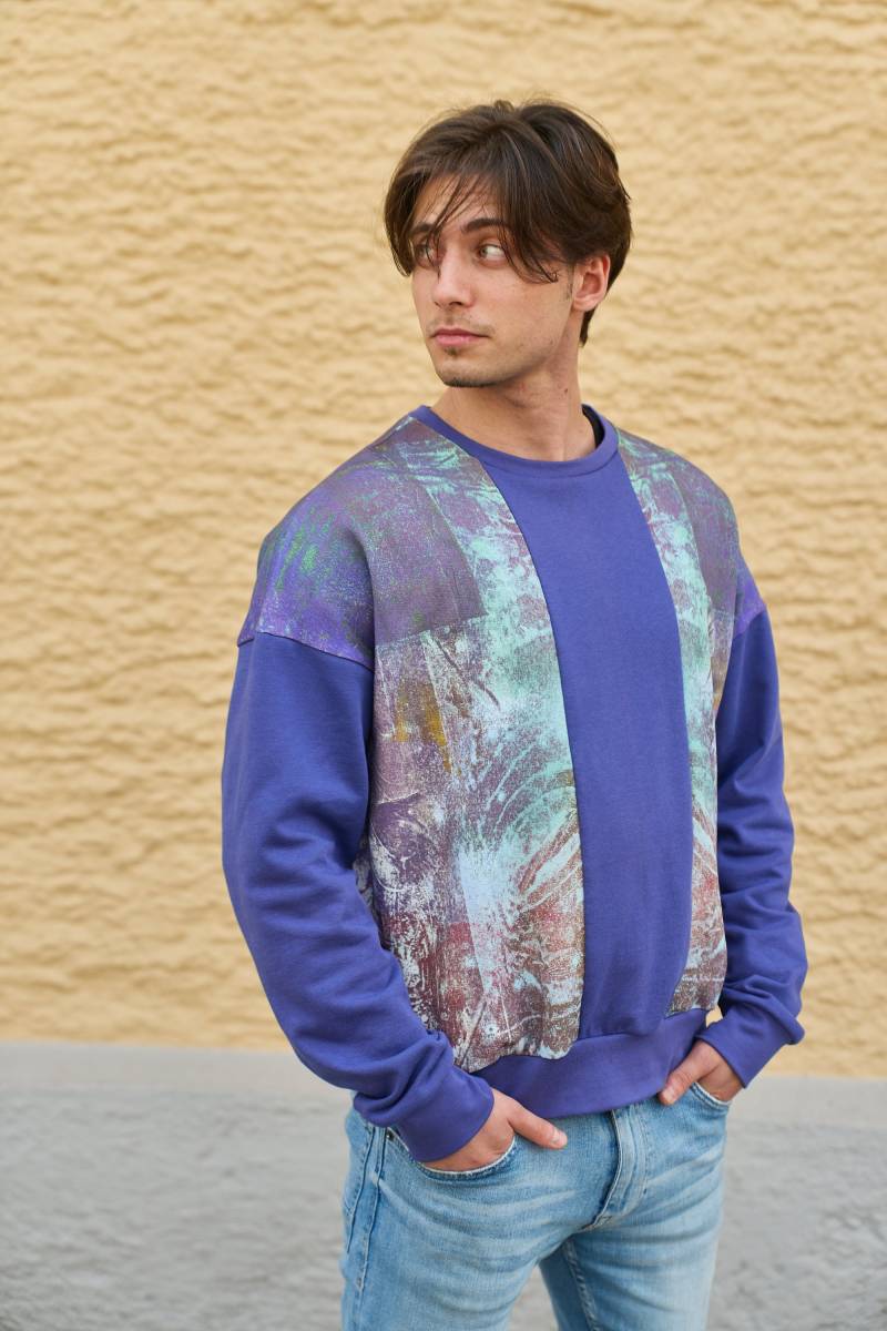Unique Sweater "Purple Kingfisher", Unisex, Oversized Unique Sweater "Purple Kingfisher", Unisex, Oversized von SonjaSchoenGAW