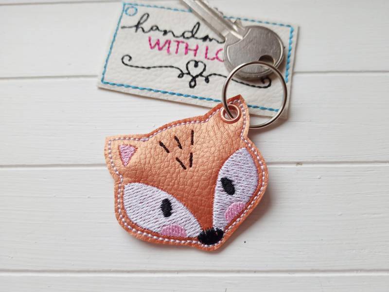 Fuchs Schlüsselanhänger Gestickt, Kupfer Farbenem Kunstleder, Taschenbaumler Geschenk Rucksack Anhänger Einschulung Adventskalender von SonnenGlueck