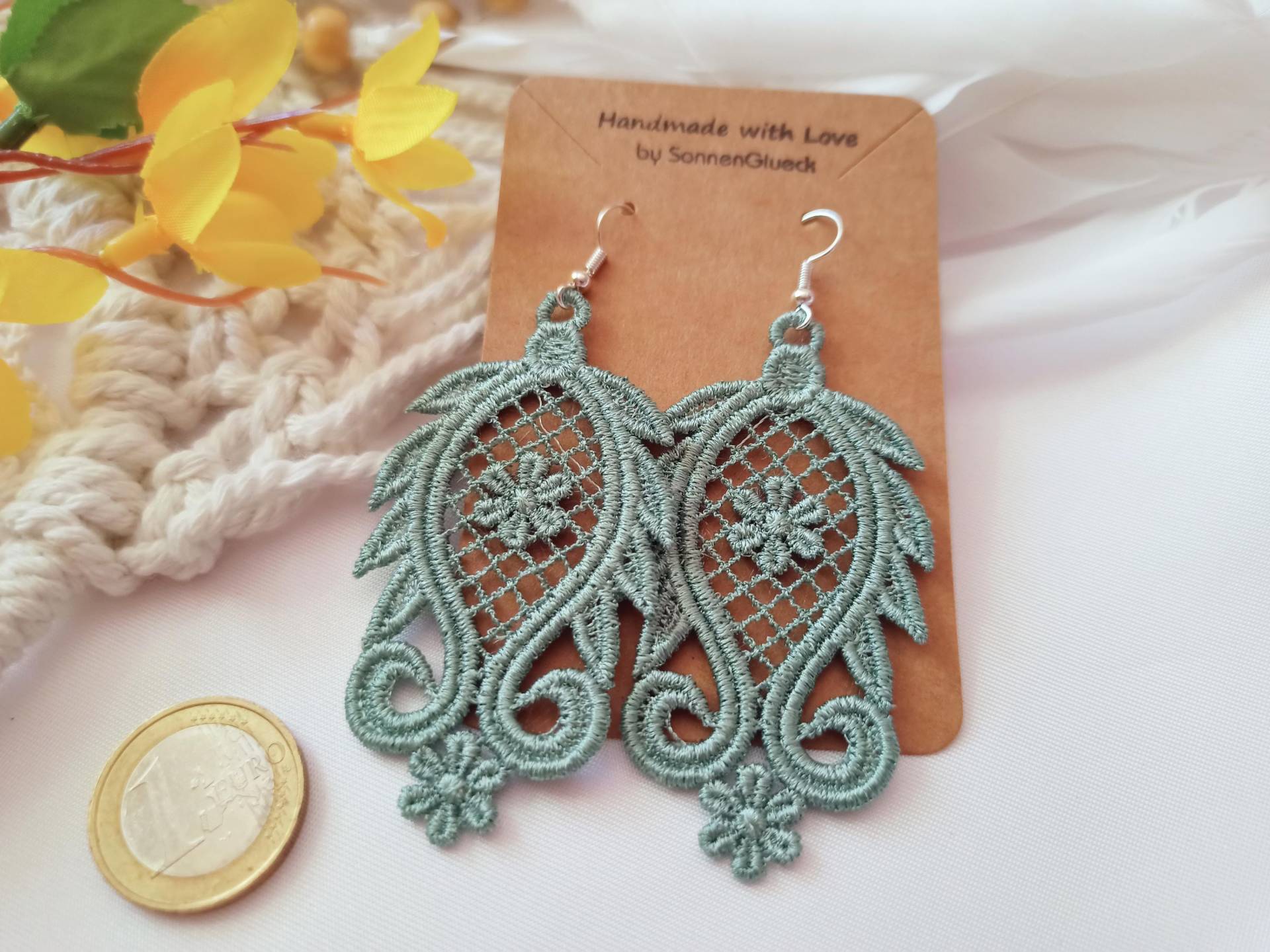 Große Statement Ohrringe, Meergrün Gestickt, Leicht, Florale Lace Ohrhänger, Boho Sommer Große Statement Ohrringe, Meergrün Gestickt, Leicht, Florale Lace Ohrhänger, Boho Sommer von SonnenGlueck