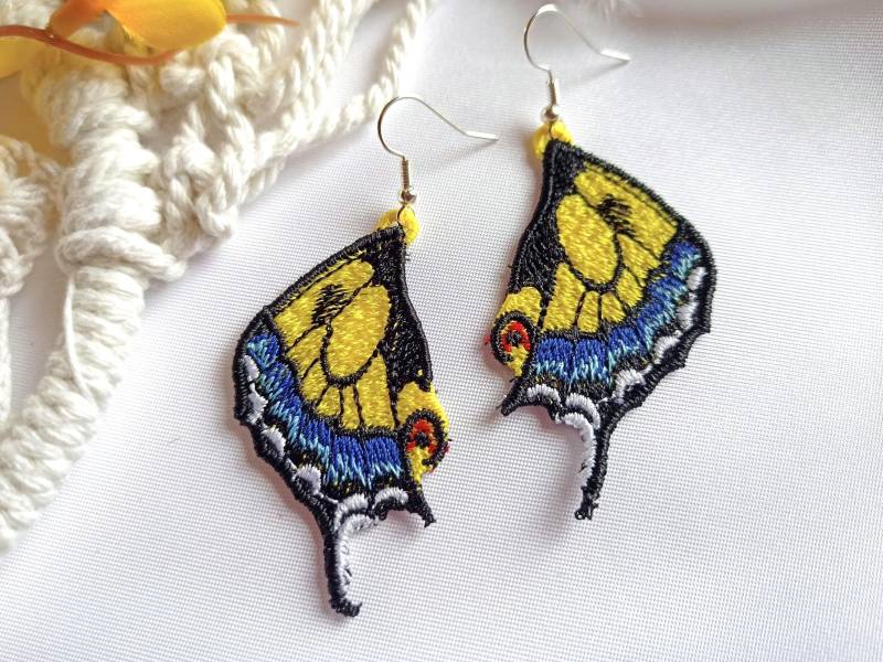 Ohrringe Schmetterlings Flügel Gestickt, Gelb, Weiß, Schwarz, Spitzenohrringe Sommerschmuck Ohrringe Schmetterlings Flügel Gestickt, Gelb, Weiß, Schwarz, Spitzenohrringe Sommerschmuck von SonnenGlueck