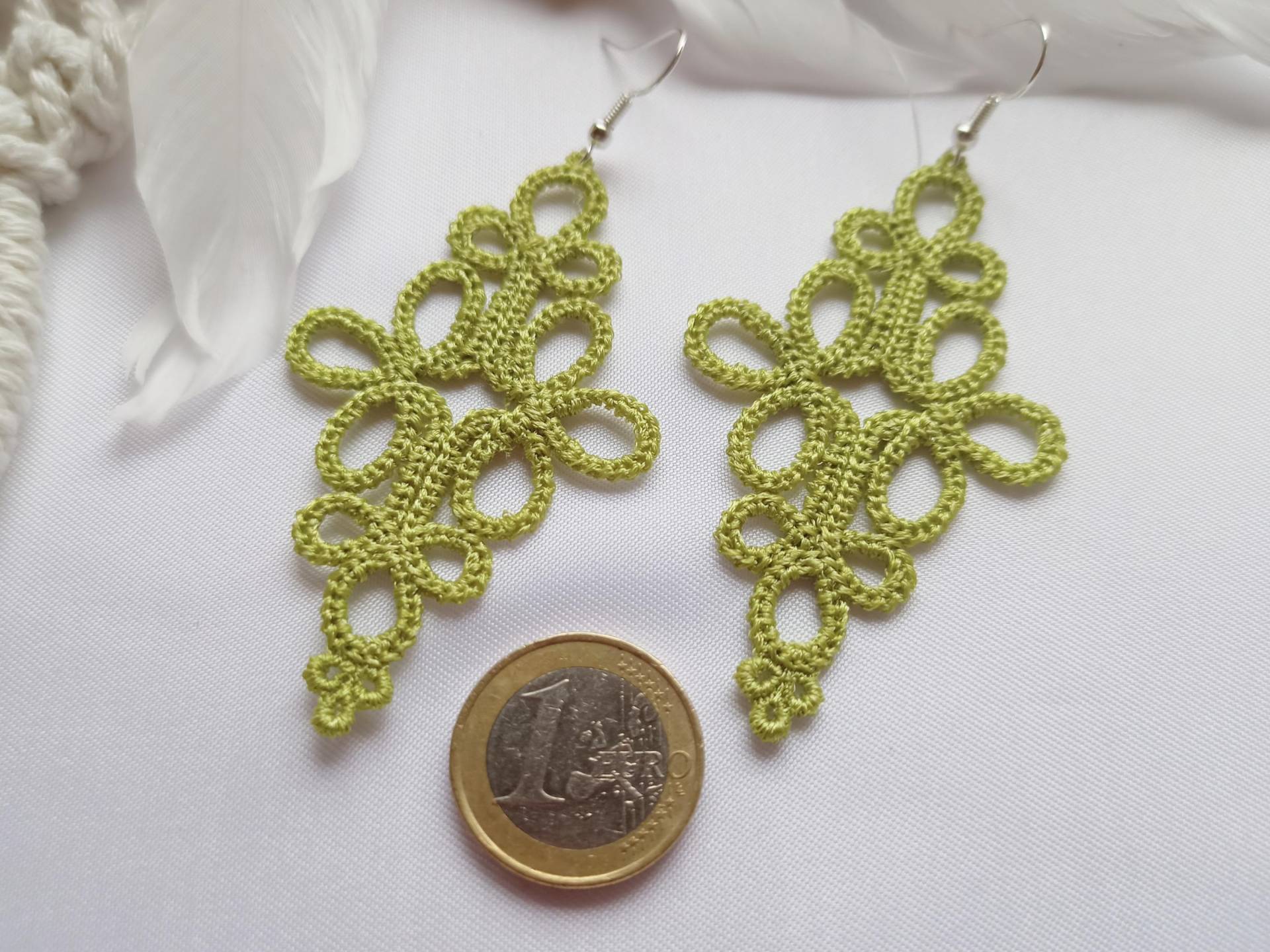 Spitzenohrringe Grün, Groß Und Leicht, Gestickt, Lace Frühling, Statementohrringe von SonnenGlueck