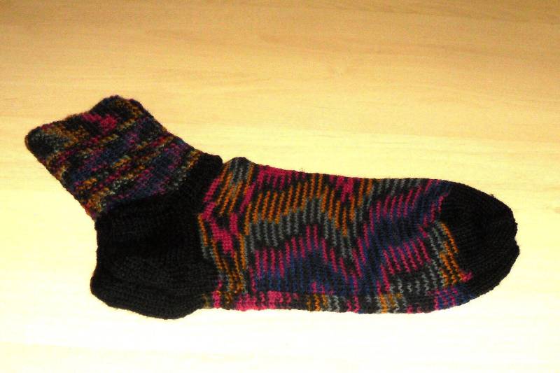 Handgestrickte Herrensocken Gr.44/45 Dunkle Bunte Socken Freizeitsocken Strümpfe Haussocken Hausschuhe Nr7345 Handgestrickte Herrensocken Gr.44/45 Dunkle Bunte Socken Freizeitsocken Strümpfe Haussocken Hausschuhe Nr7345 von Sonnenblume1547