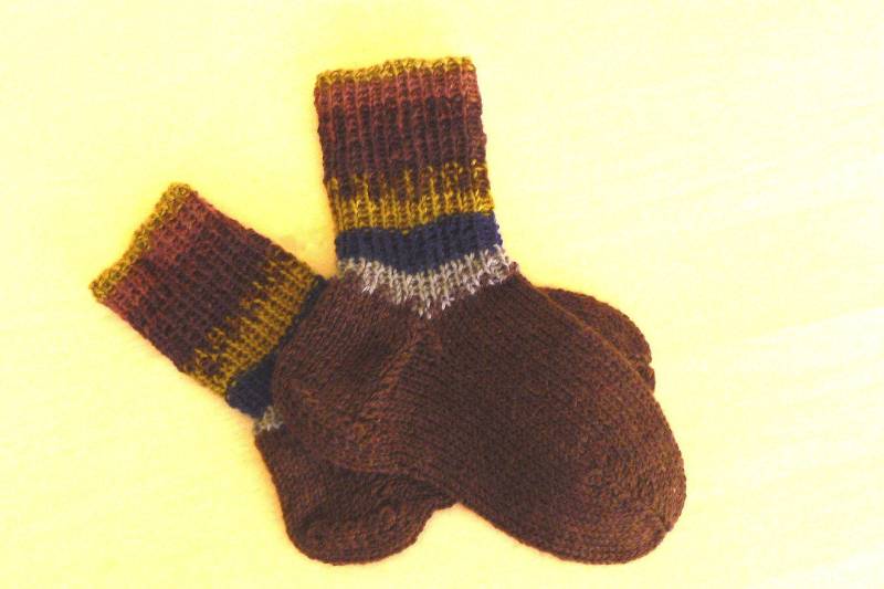 Handgestrickte Kindersocken Gr. 24/25 Wollsocken Strümpfe Braune Hausschuhe Freizeitsocken Haussocken Ks7282 von Sonnenblume1547