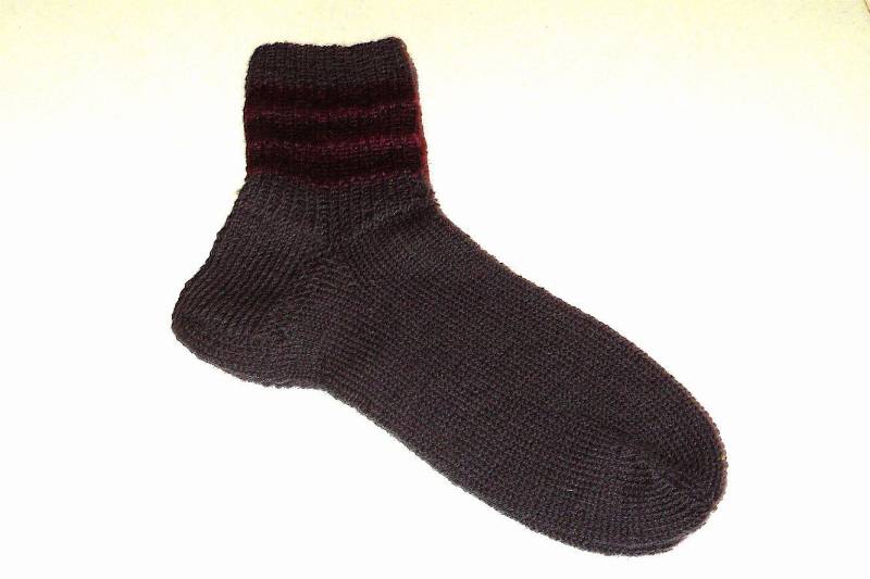 Handgestrickte Socken Gr.40/41 Einfarbige Dunkle Freizeitsocken Herrensocken Mit Muster Hausschuhe Haussocken Nr5500 von Sonnenblume1547