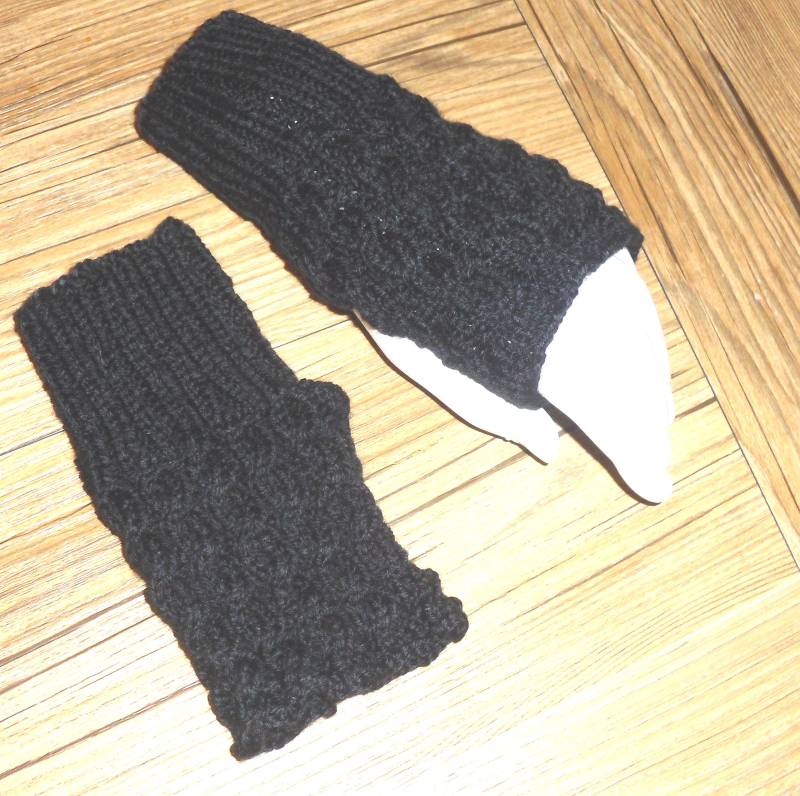 Handstulpen Handschuhe Winter Accessoires Gestrickte Stulpen Pulswärmer Mit Muster Handgearbeitete Einfarbig Nr 6274 von Sonnenblume1547
