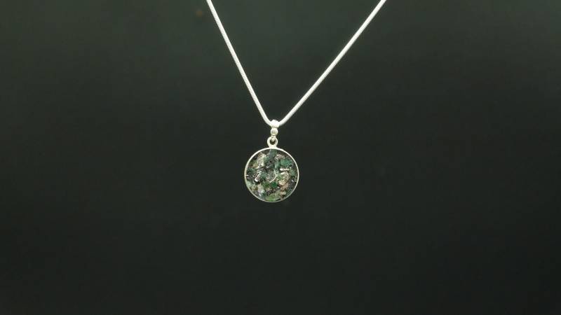 20mm 925 Sterling Silber Amulett Mit Smaragd Und Recycelten Metallen Von Hand Gefertigt in Einer Schmuckmanufaktur Deutschland von Sonnenkraft7