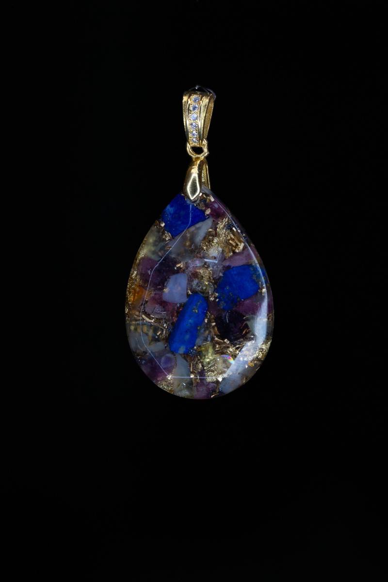 Edler Orgonit Anhänger Aus Echtem Lapislazuli Und Rotem Turmalin Mit 925 Sterling Silber Öse - Hochwertige Handarbeit Kunstharz Gold von Sonnenkraft7