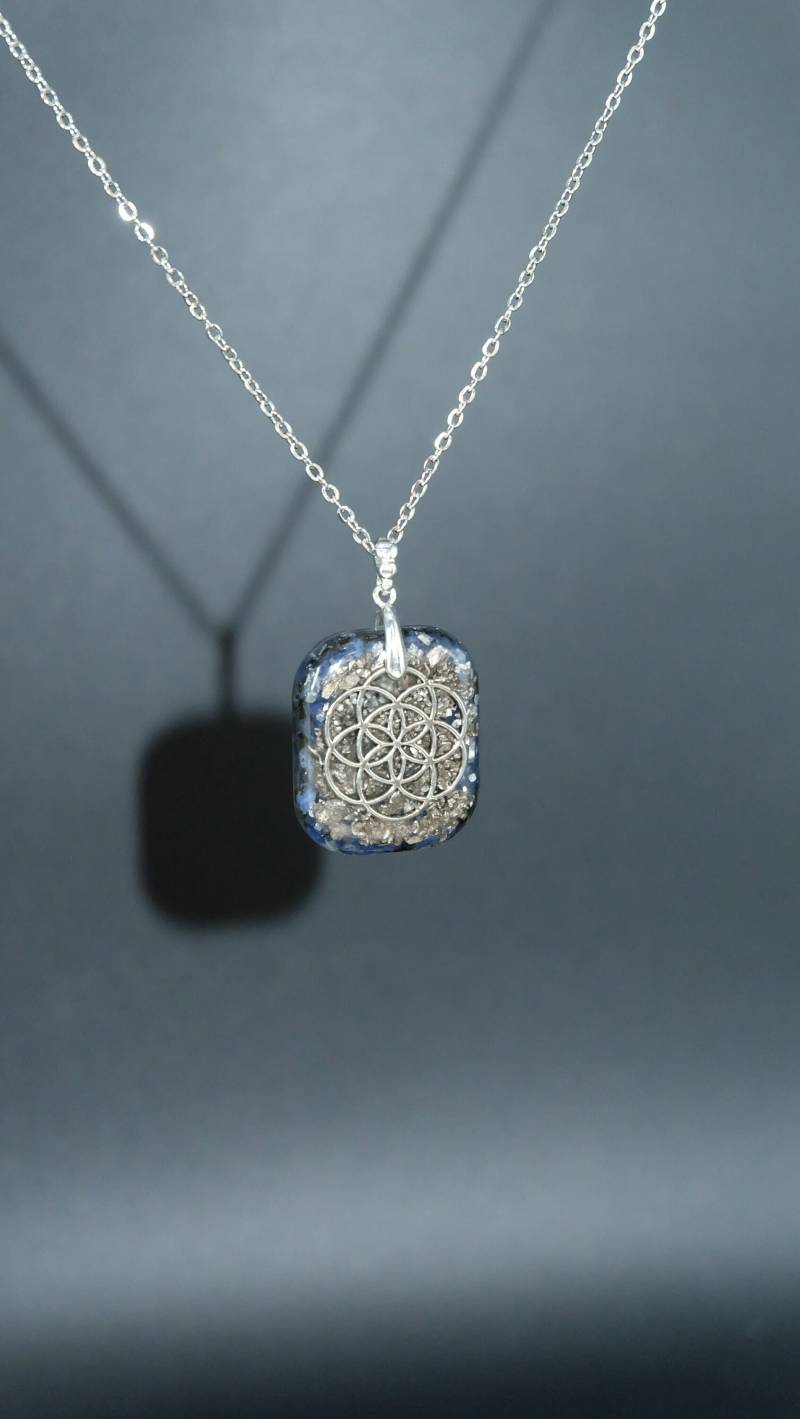 Lebensblume Orgonit Amulett Mit Sodalith Und Silber Von Hand Gefertigt Halschakra Torus von Sonnenkraft7