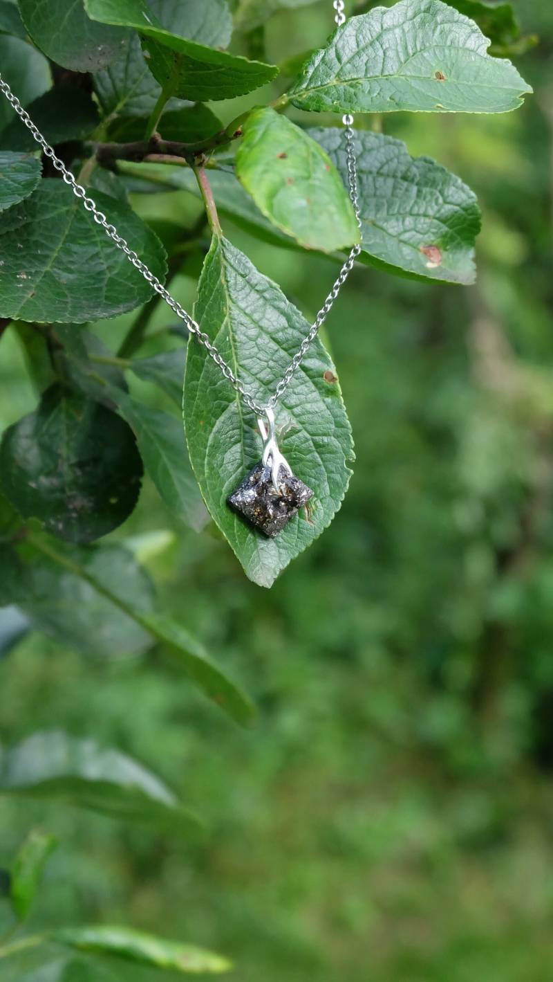 Meteoritenglas Amulett Mit 925 Sterling Silber Wurzelfassung Hergestellt in Deutschland Orgonit von Sonnenkraft7
