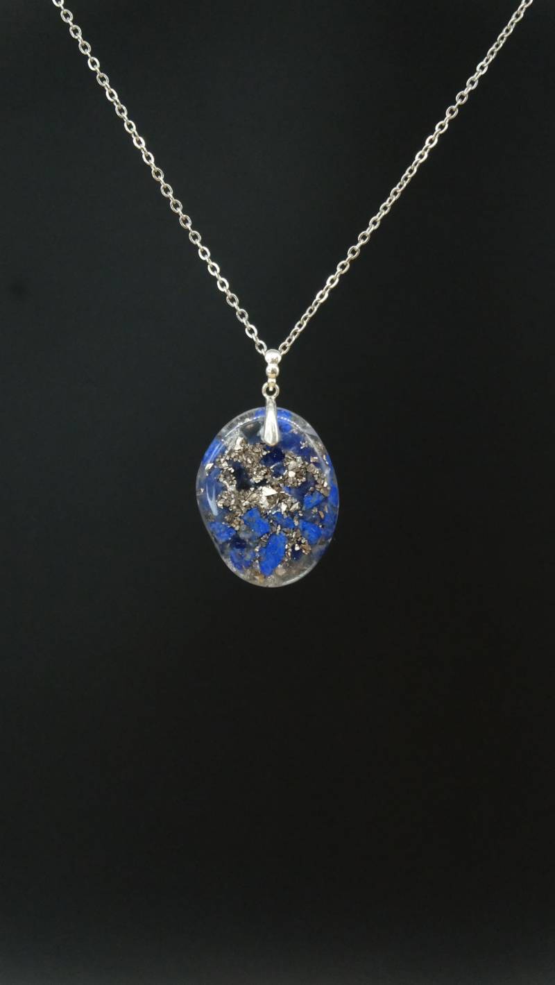 Orgonit Amulett Mit Lapislazuli - Kraftvoller Begleiter Für Kommunikation Wahrheit Und Gerechtigkeitssinn von Sonnenkraft7