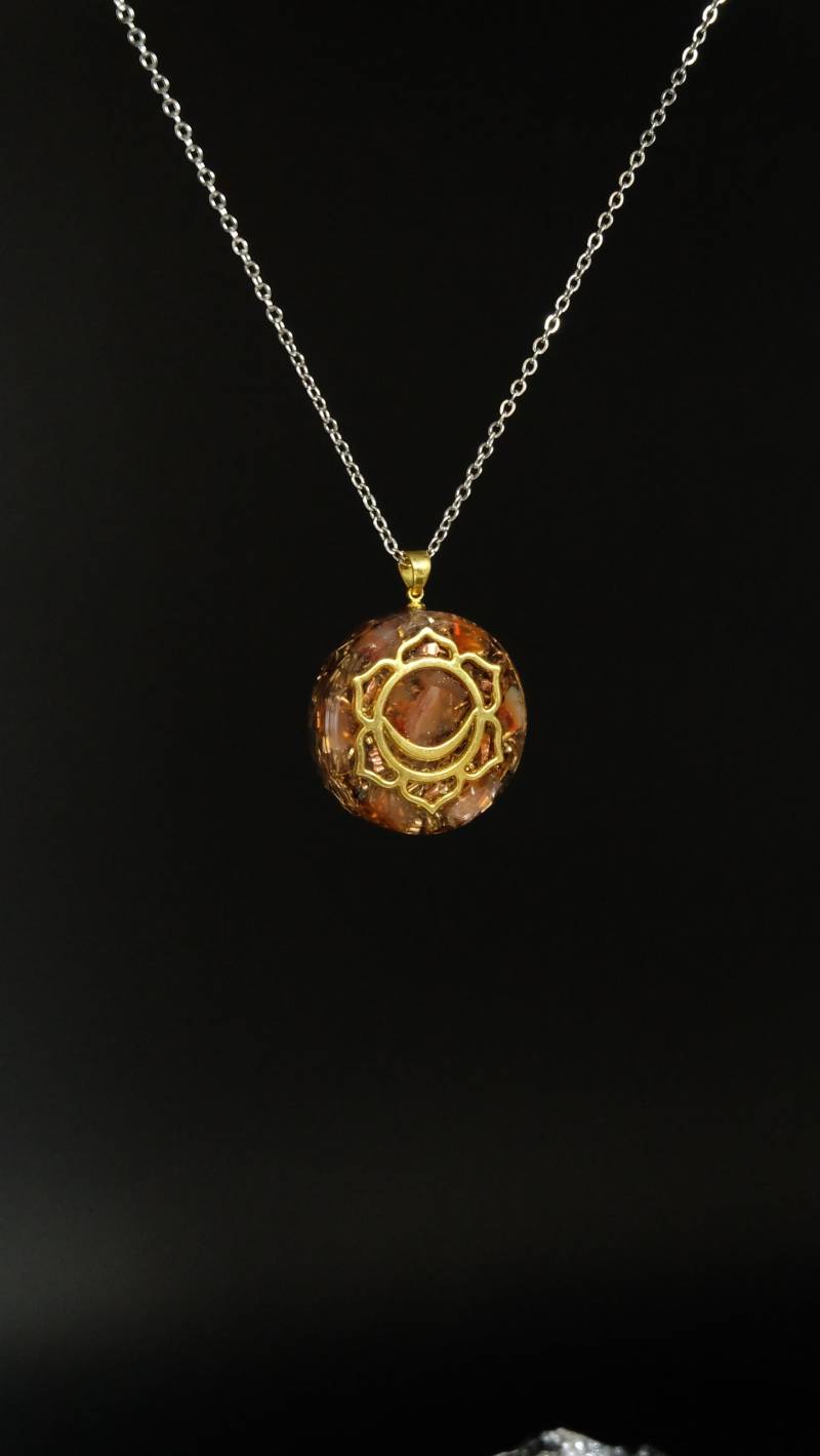 Sakralchakra Orgonit Amulett Mit Karneol Und Bergkristall Dm 30mm von Sonnenkraft7