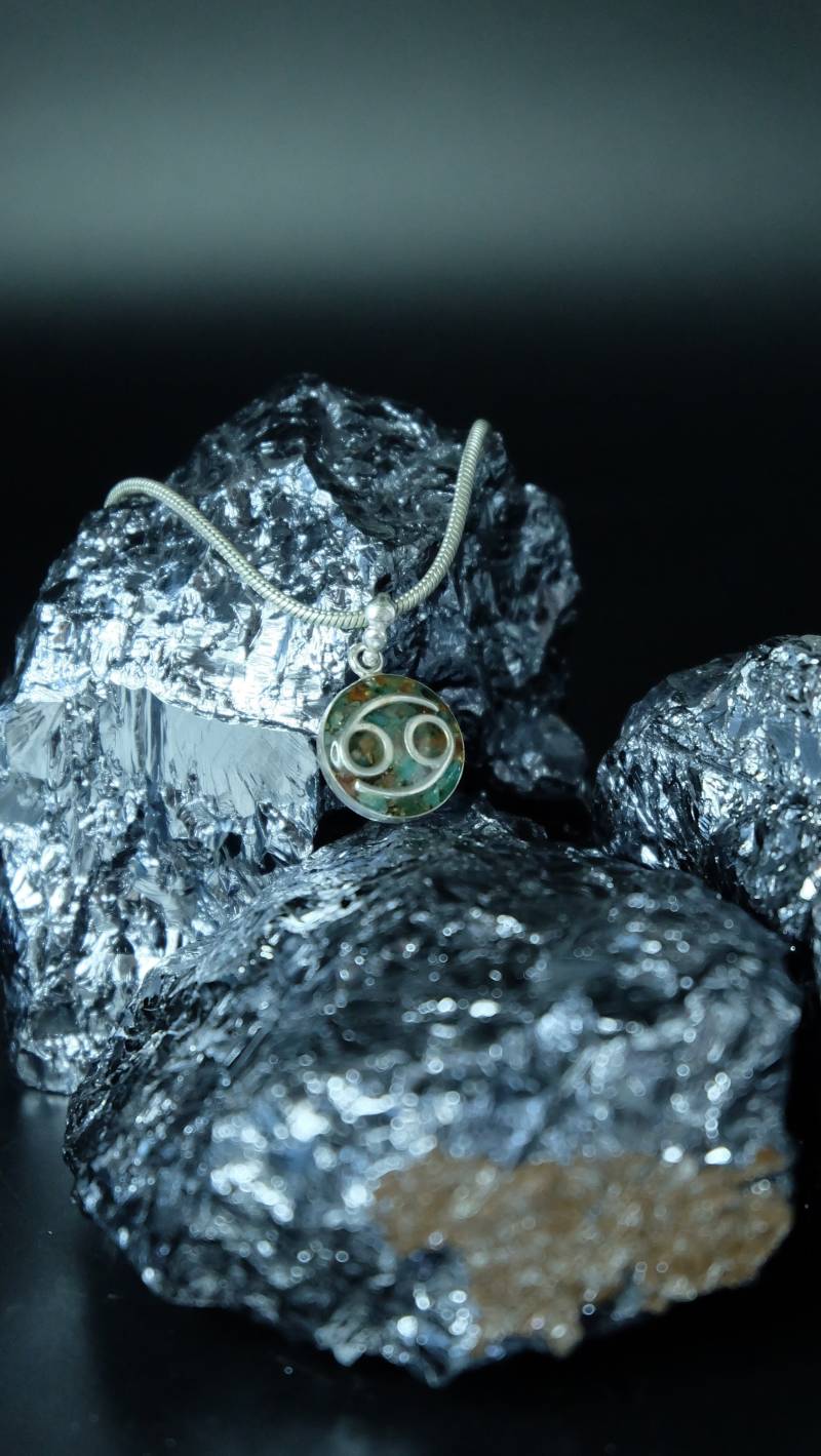 sternzeichen Krebs Amulett Von Hand Gefertigt Orgonit Anhänger Astrologie Schmuck Mit Chrysokol Smaragd Und Karneol von Sonnenkraft7