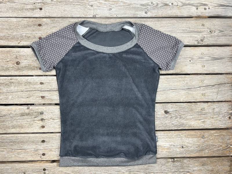 Gemustertes Frottee T-Shirt Damen Dunkelgrau/Gepunktet von SonntagCosywear