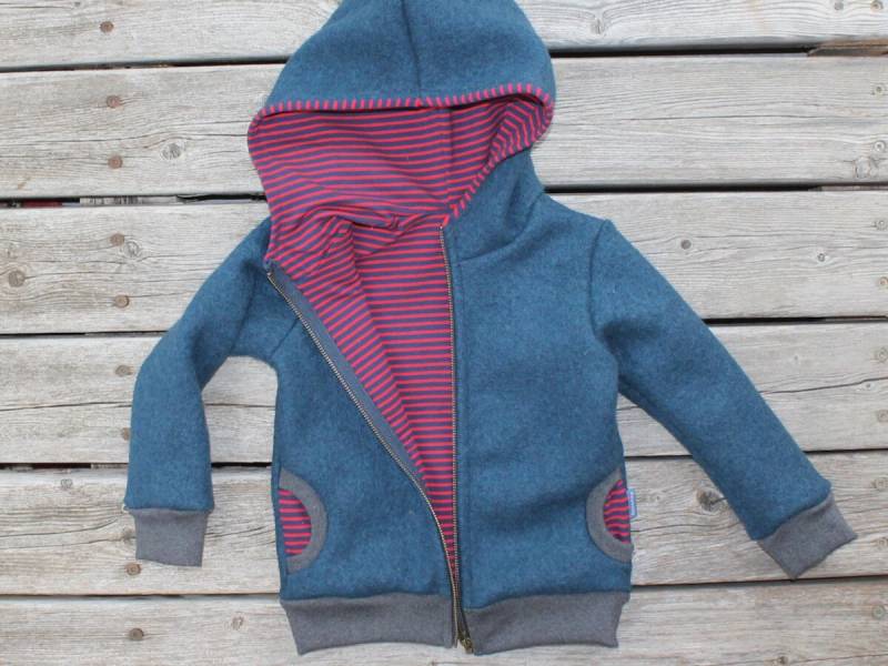 Walkjacke Dunkles Petrol/streifen Rot von SonntagCosywear