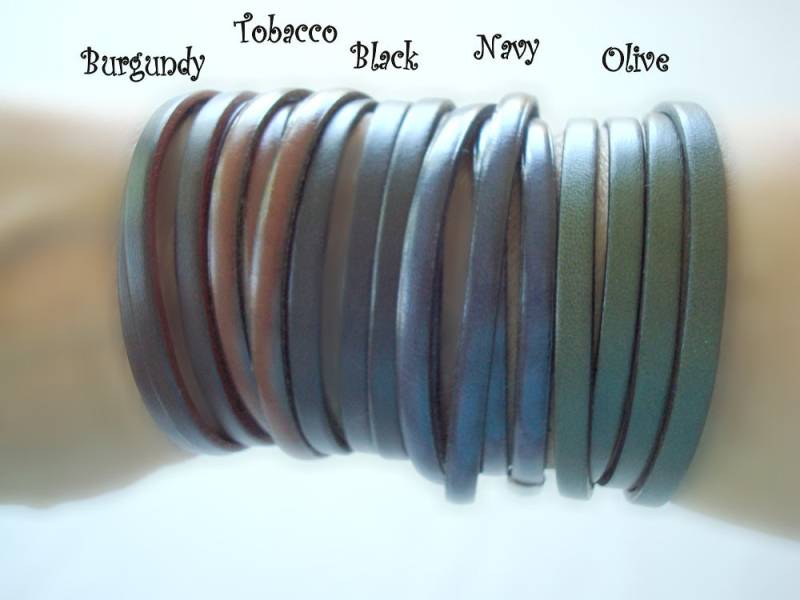 Echtes Leder Wrap Armband. Fügen Sie Vintage-Pins Für Einen Neuen Look Jeden Tag von SonseraeDesigns
