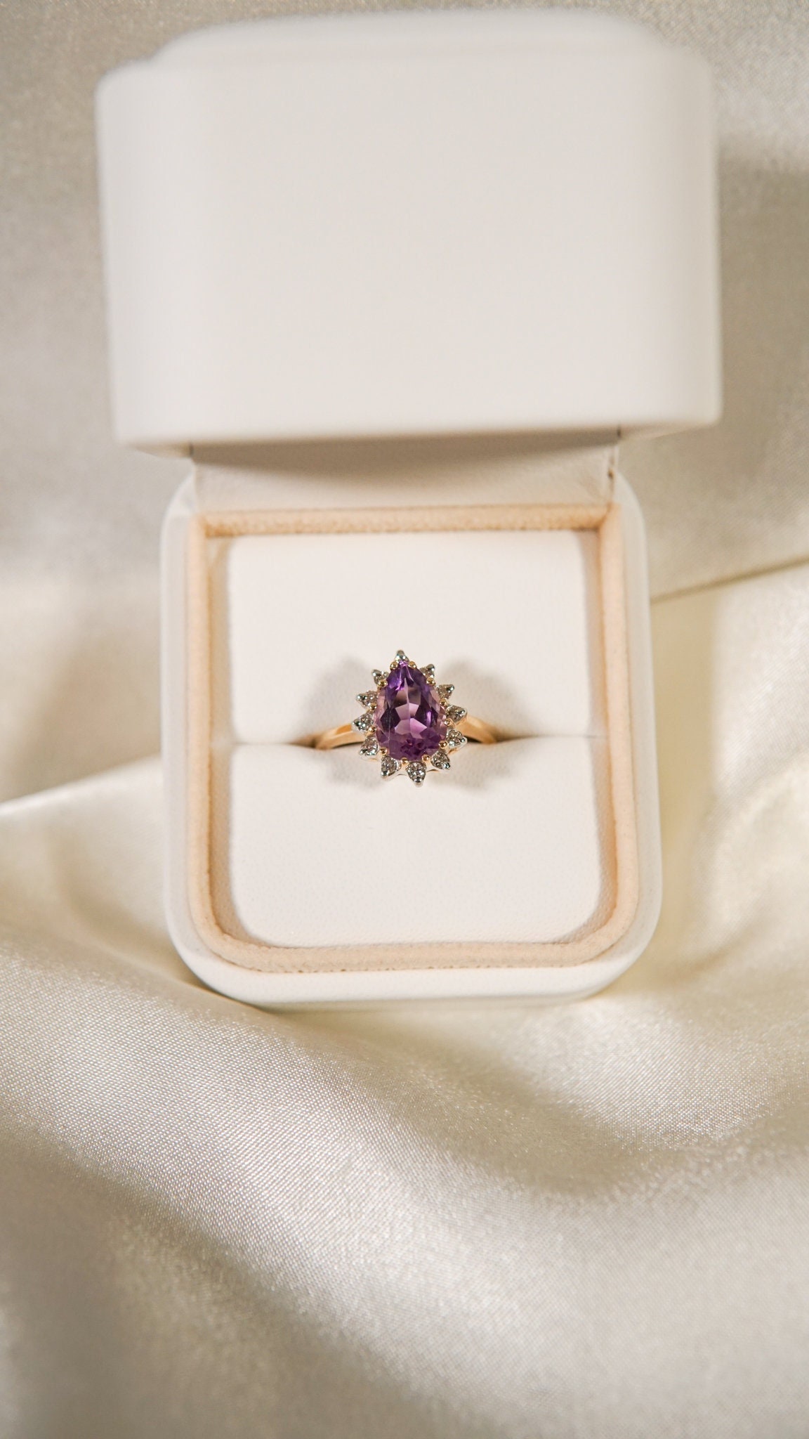 Nachlass Amethyst Diamant Tropfen Ring von SonterLorrey