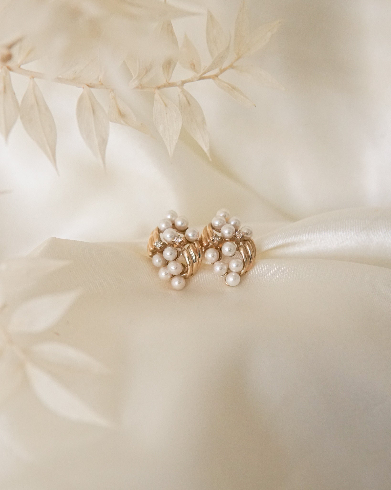 Vintage Mini Perlen Und Diamant Cluster Ohrringe von SonterLorrey