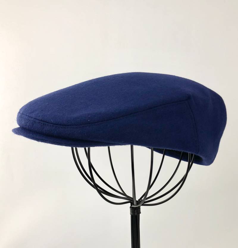 Benutzerdefinierte Handgemachte Helle Marine Wolle Herren Sixpence Emma Hut - Flache Mattkappe, Efeukappe, Fahrenkappe Für Männer, Frauen Und Kinder von SookiesHatShop