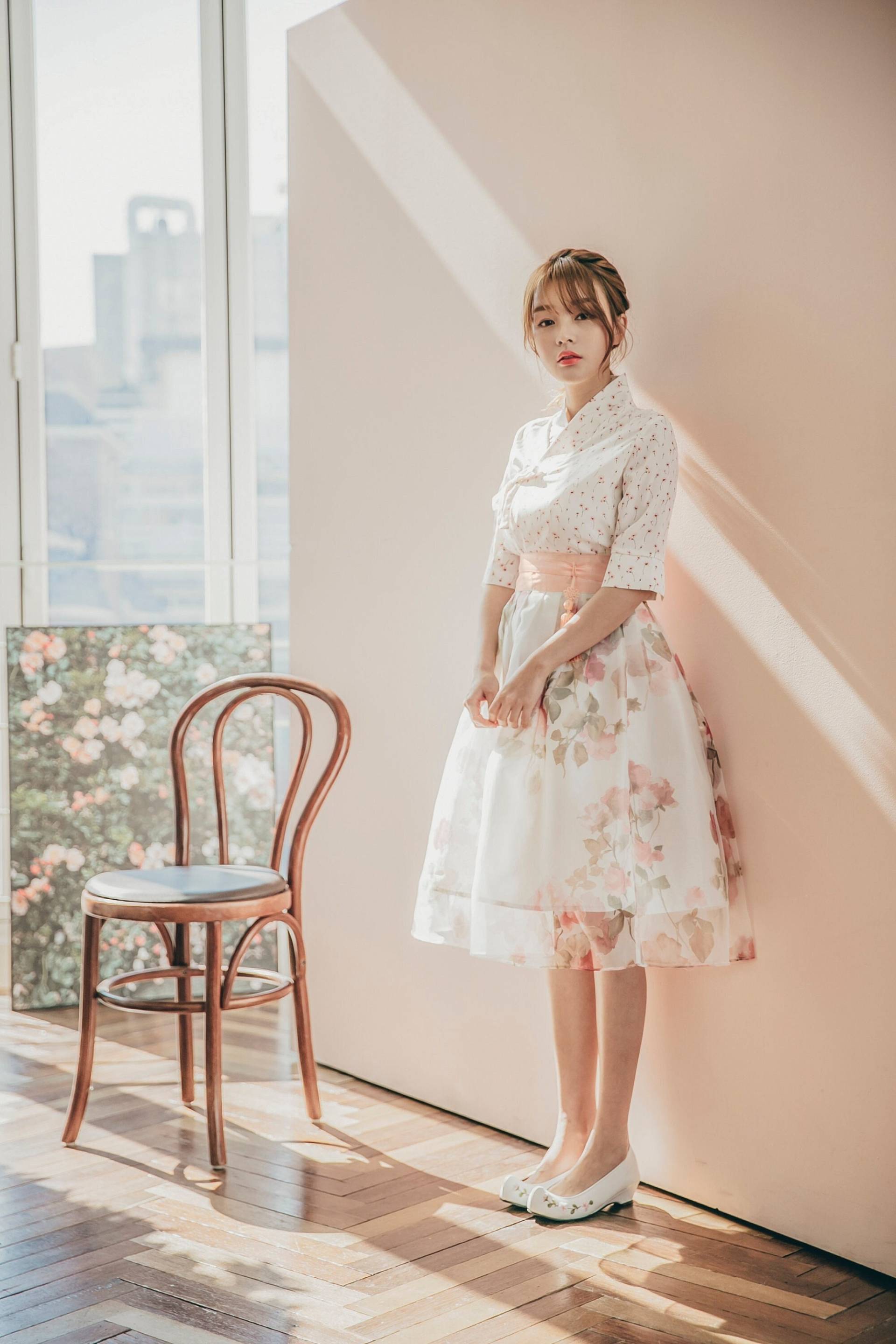 Weißer Blumen Moderner Hanbok Rock | Korea Handgefertigter Eine Freie Größe Frauen Wickelrock Partyrock Für Sw.14 von Soosulhwa