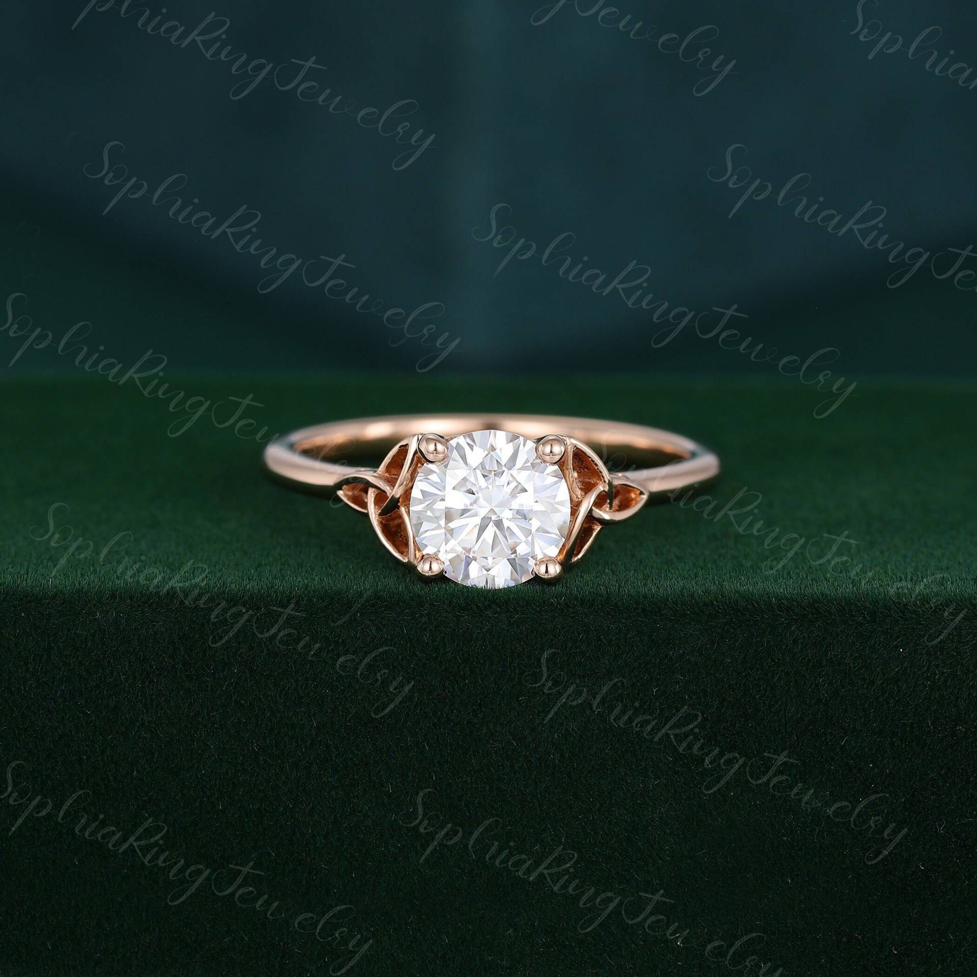 Einzigartiger Moissanit Verlobungsring Vintage Roségold Solitär Art Deco Filigran 14K Massiver Ehering Braut Geschenk von SophiaRingJewelry