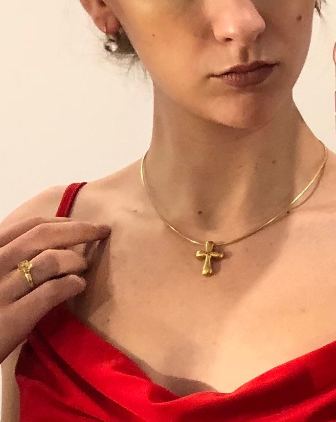Gelb Gold Kreuz 18 Karat Mit Nature Farbene Diamant Gelb Gold Kreuz 18 Karat Mit Nature Farbene Diamant von SophieDesmoulin