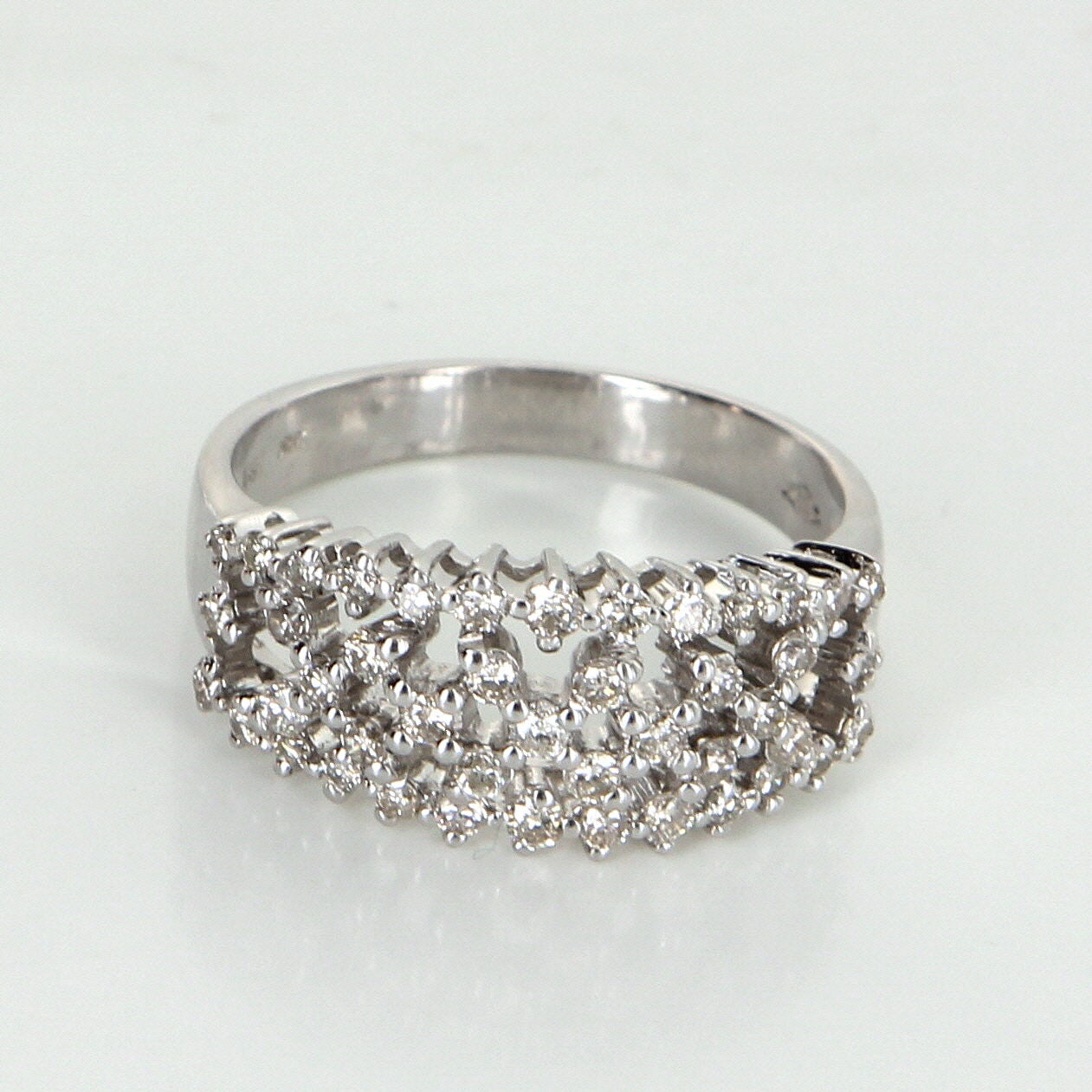 Gitter Diamond Cocktail Band Ring Vintage 14 Karat Weißgold Estate Joaillerie 7 von SophieJaneJewels