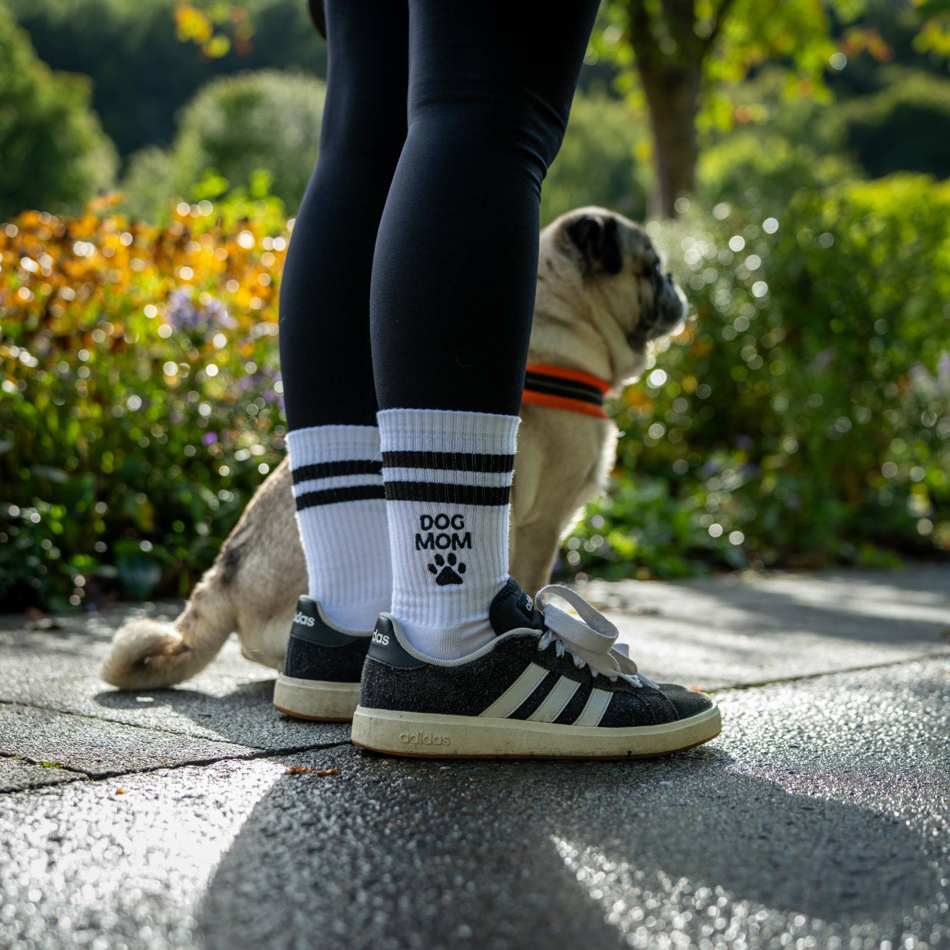 Bestickte Socke Dog Mom I Geschenk Für Hundemamas Lustige Socken Bestickte Socke Dog Mom I Geschenk Für Hundemamas Lustige Socken von SophieStickt