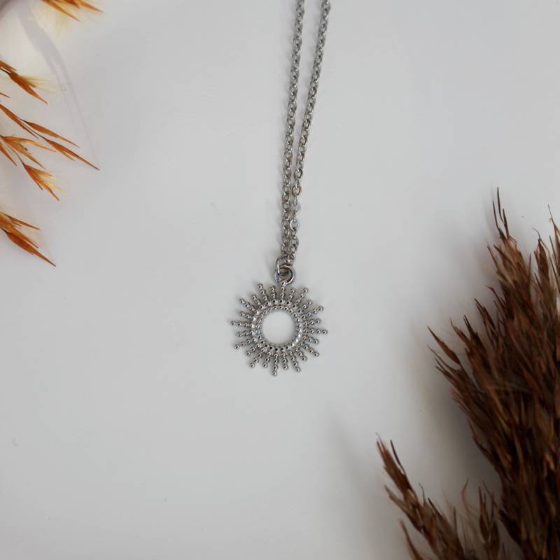 Sonne Halskette in Silber Boho Mit Anhänger Silber Schmuck Silberne Kette Runde Geschenk Für Sie von Sophieilena